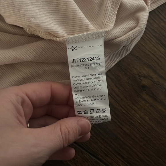 NWOT SHEIN Maternity Cross Wrap Sweetheart Neck Tee - Picture 4 of 6